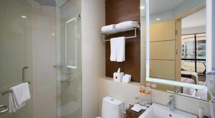 Hotel Grandhika Pemuda Semarang Exterior foto